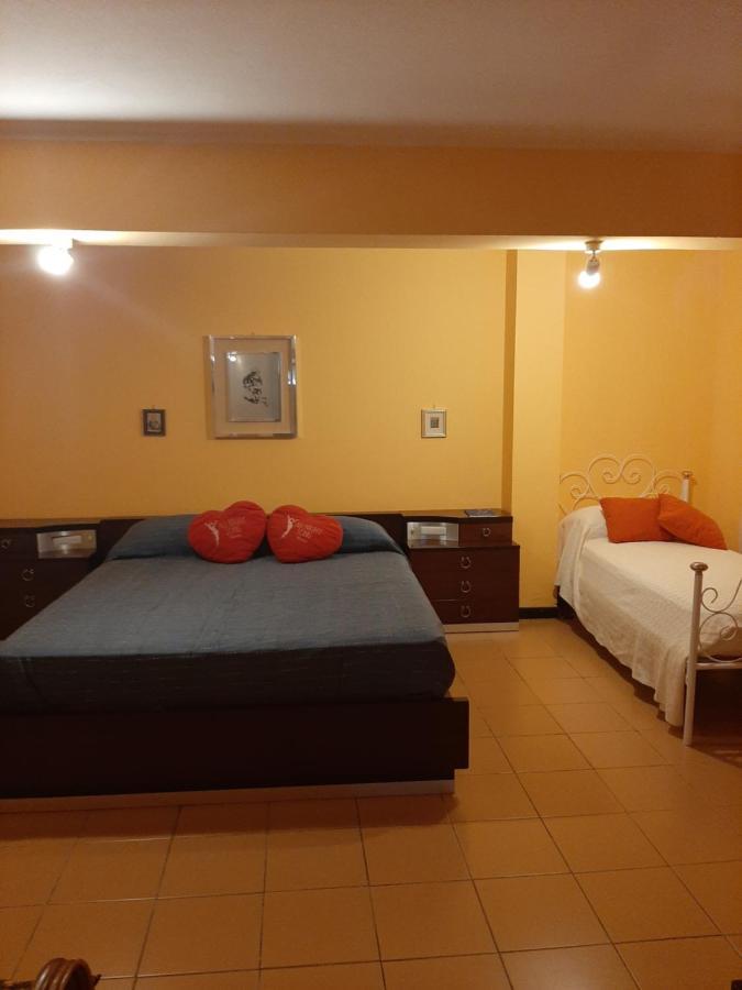 קאריני Lomarchi Holiday Home מראה חיצוני תמונה