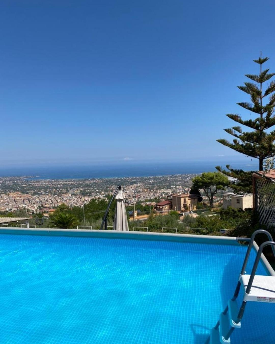 קאריני Lomarchi Holiday Home חדר תמונה