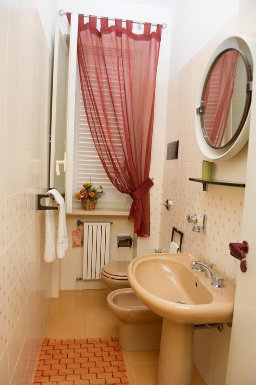 קאריני Lomarchi Holiday Home מראה חיצוני תמונה