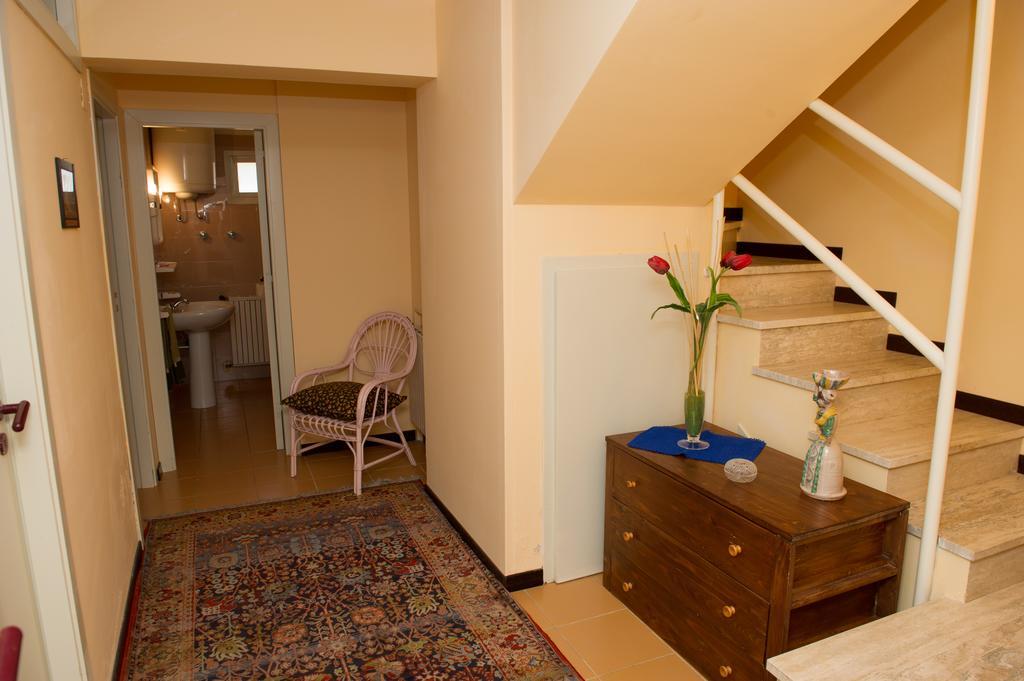 קאריני Lomarchi Holiday Home מראה חיצוני תמונה